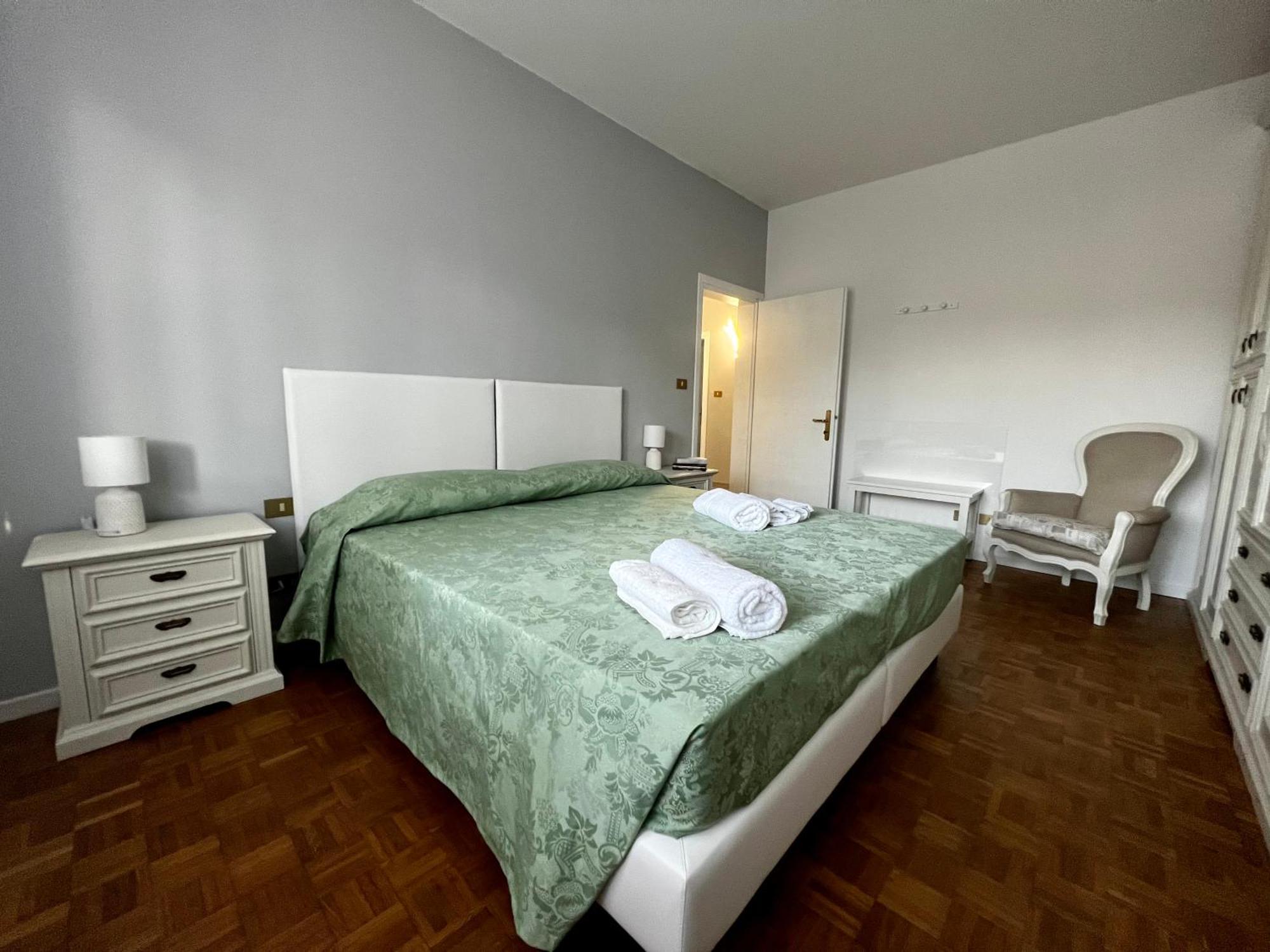 Apartment Interno1 *